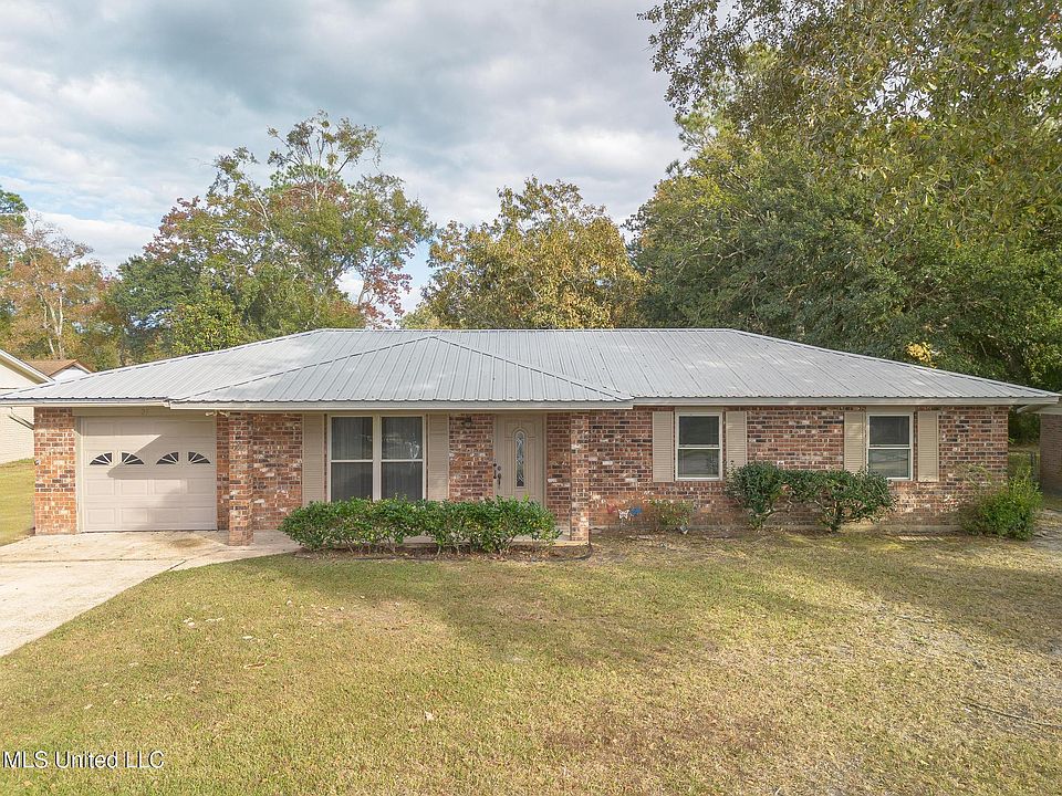 1st image of 21 Cottonwood Ct