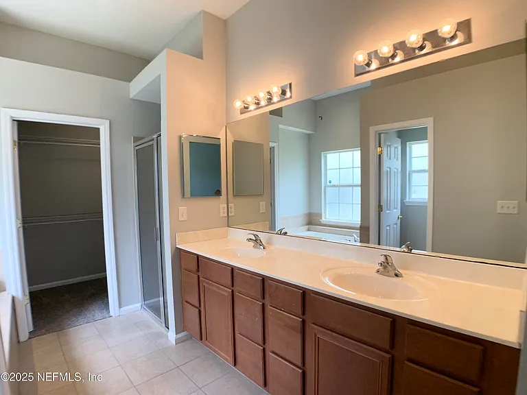 1213 Harbour Town Dr — Photo 22