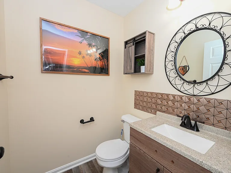 655 Almas Ct — Photo 4