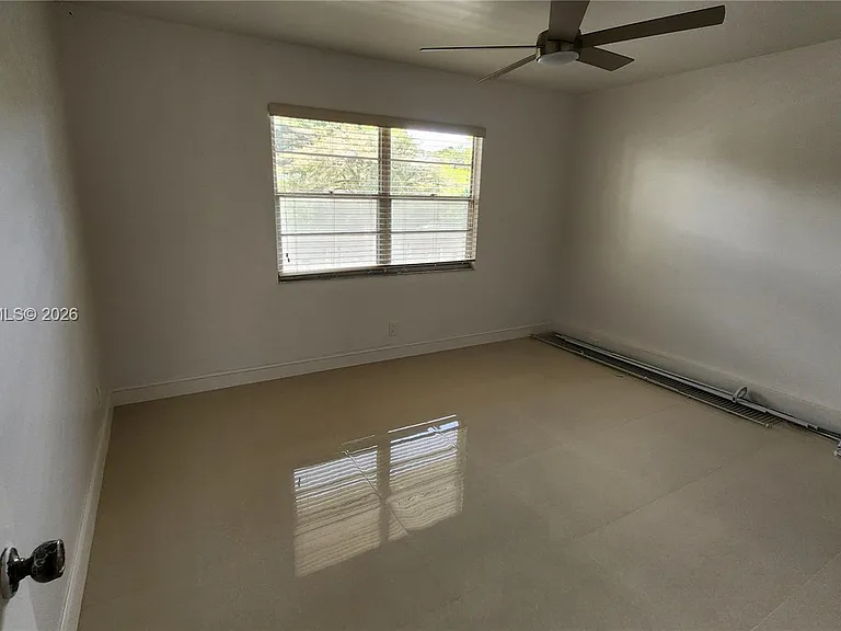 2403 Antigua Cir #L2 — Photo 19