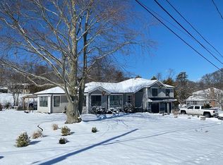 3 Collins Ct, Barrington, RI 02806
