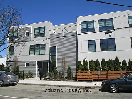 150 Adams St #7 — Photo 7