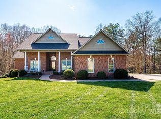 145 Windsor Dr, Taylorsville, NC 28681