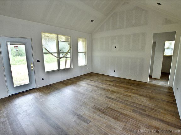 3rd image of 25130 S 519th Rd