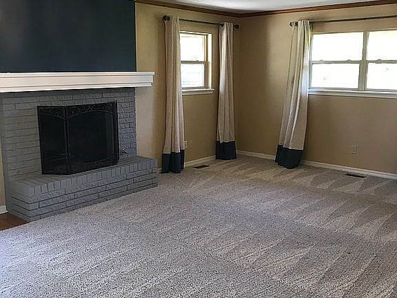 3rd image of 1600 N Markwell Pl