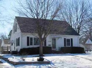 1022 W 7th St, Cedar Falls, IA 50613