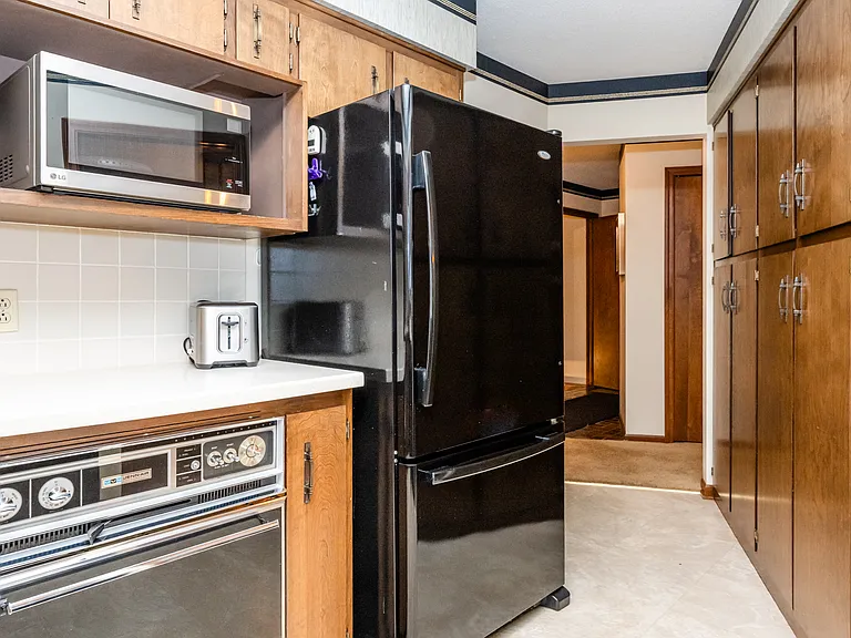 1319 Lewis Ave — Photo 18
