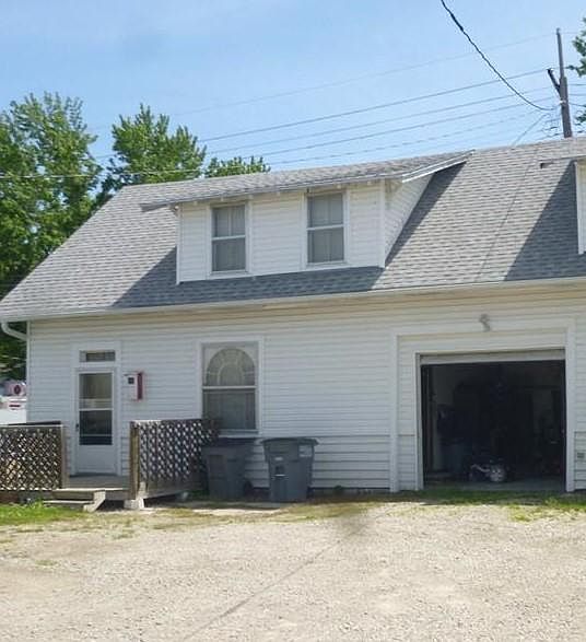 24 S Commercial St B Emporia KS 66801 Zillow   B2caae541ee6d4a21e708be633a5cc38 Cc Ft 1536 