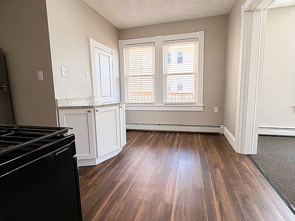 4th image of 528 Privilege St #3F