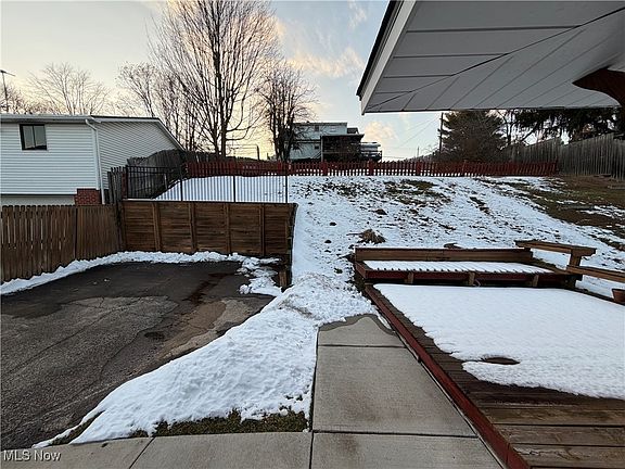 5th image of 2809 Saint Clair Ave