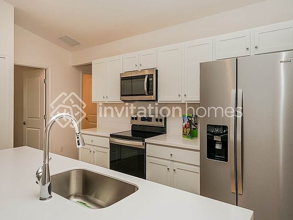 5th image of 54 Boxwood Ln