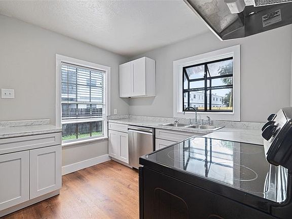 5th image of 3818 W Euclid Ave
