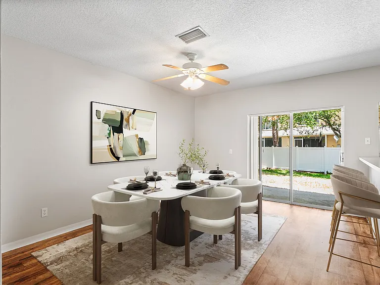 1304 Denman Ct — Photo 3