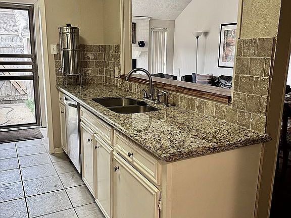 4th image of 13845 Hollowgreen Dr
