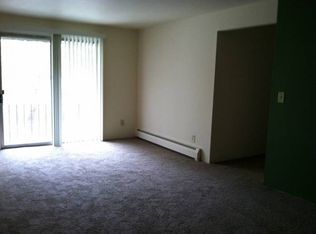 1453 Warwick Ave APT 60, Warwick, RI 02888