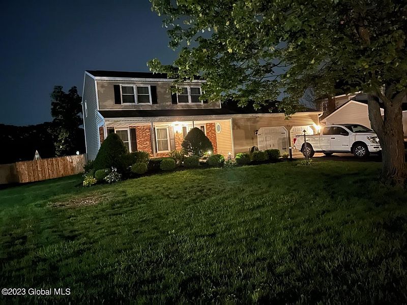 3rd image of 34 Willoughby Drive