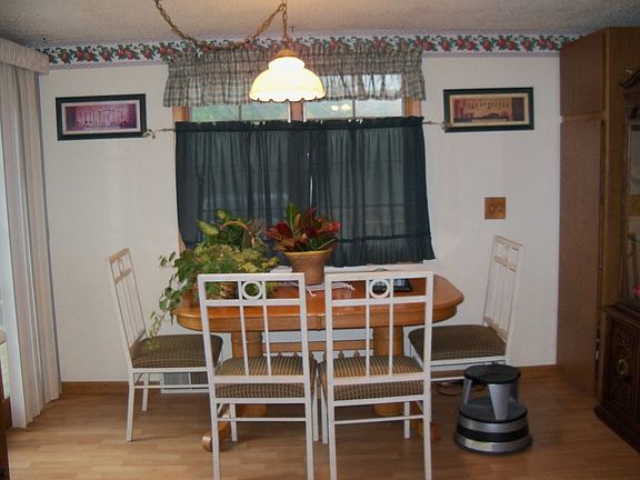 4th image of 1211 N East Ave