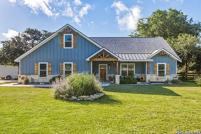 124 Creekwood Dr — Photo 1