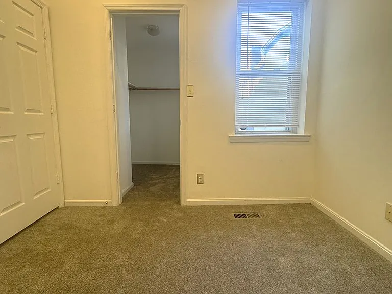 932 Westminster St NW — Photo 12
