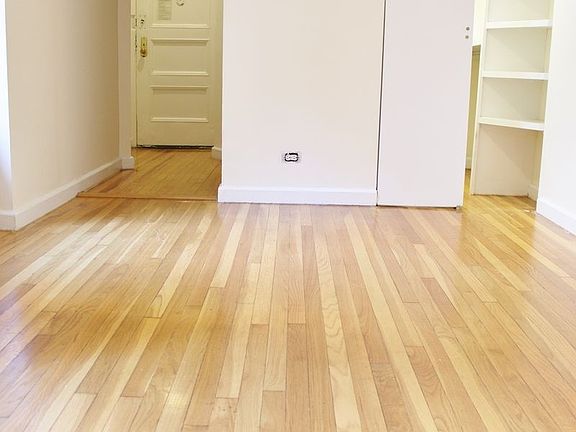 3rd image of 535 E 78th St APT 4b