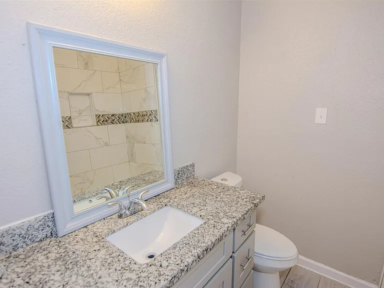 9311 Golden Wood Ln — Photo 7