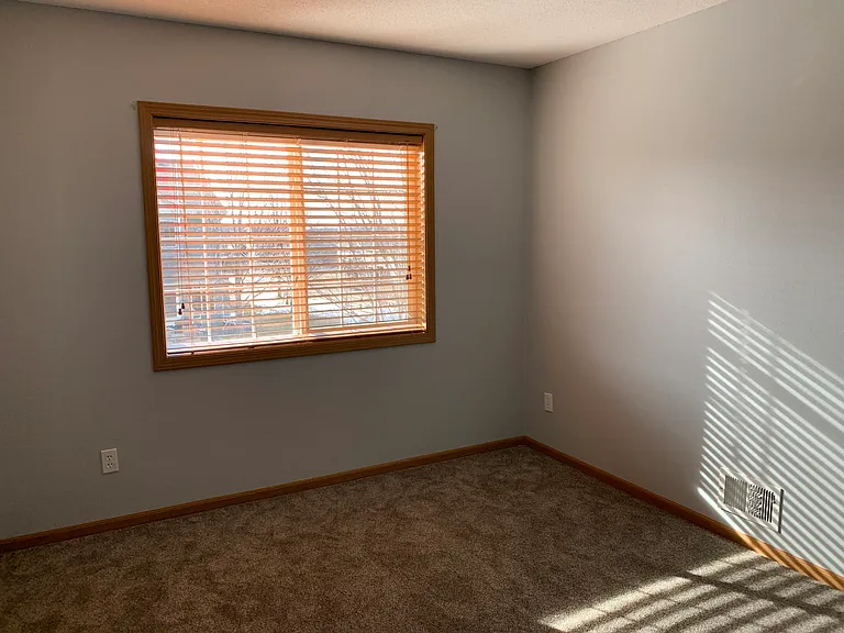 435 Cedar Pl — Photo 11