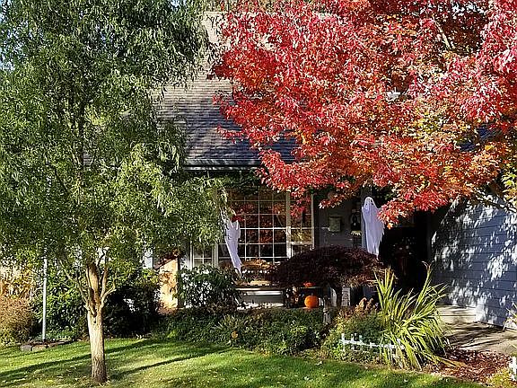 2nd image of 2817 Edinburgh Dr SE
