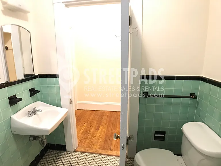 504 Beacon St #44 — Photo 8