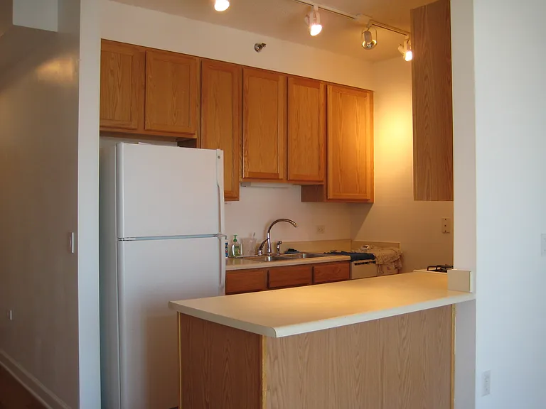1529 S State St #13-F — Photo 6