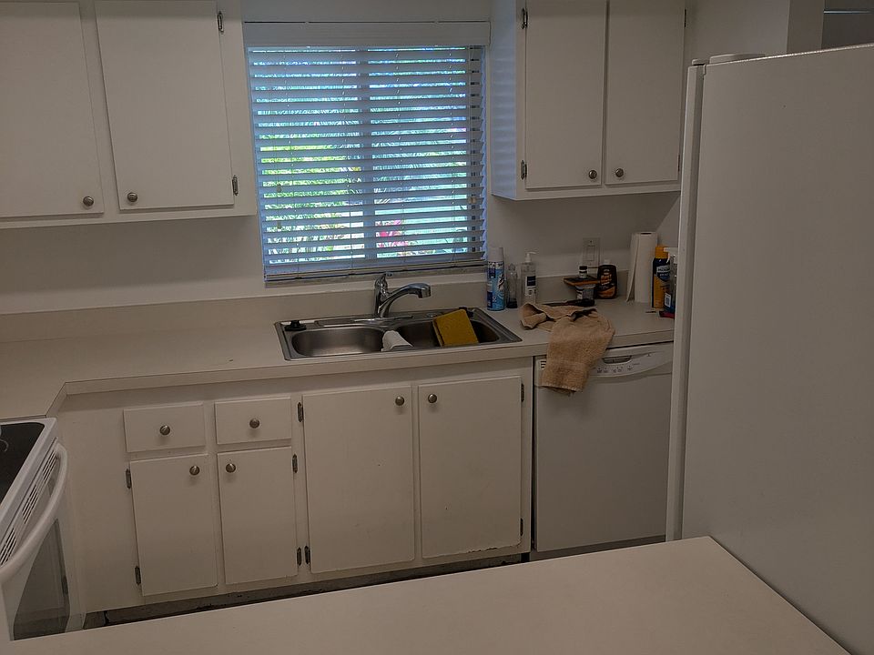 Kitchen side view