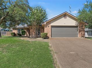 224 Cross Country Dr, Hewitt, TX 76643