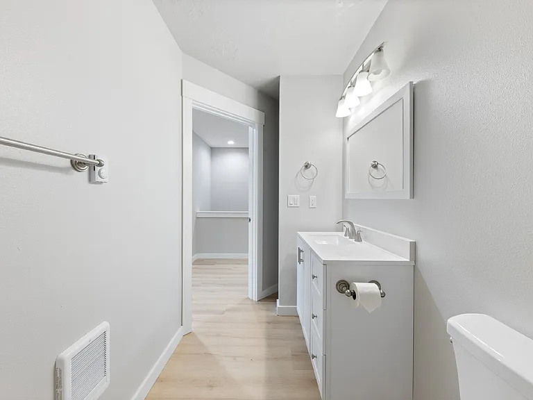 427 SE Inlet Ave — Photo 18