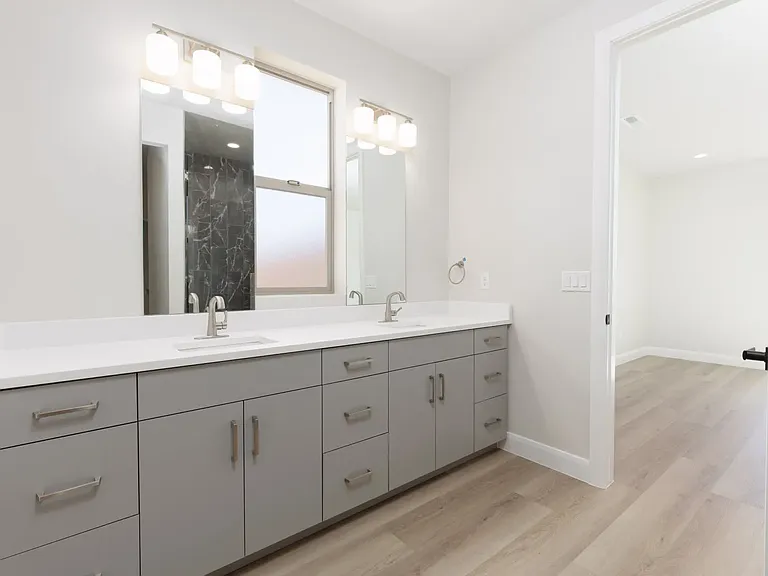 419 S 2250 W — Photo 24