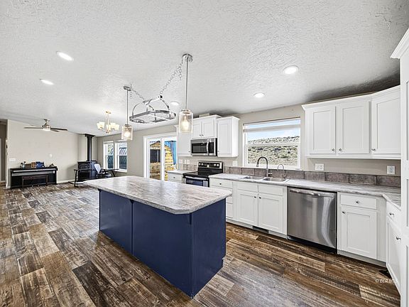 4th image of 1019 Meadow View Dr