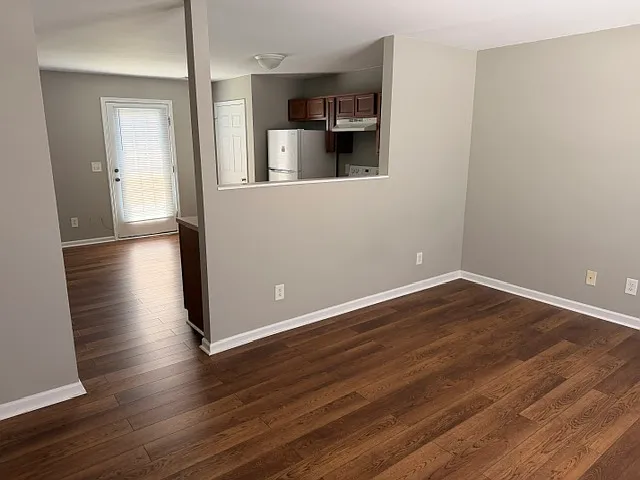 Windsor Hills Condominiums — Photo 13