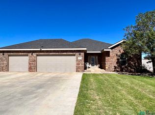 312 Almond Tree Ln, Clovis, NM 88101
