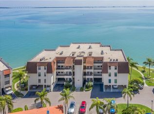 135 1st St E APT 103, Tierra Verde, FL 33715