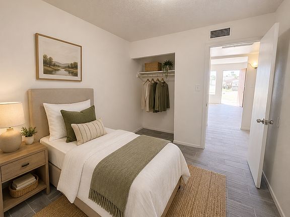 5th image of 136 N 21st Ave #4
