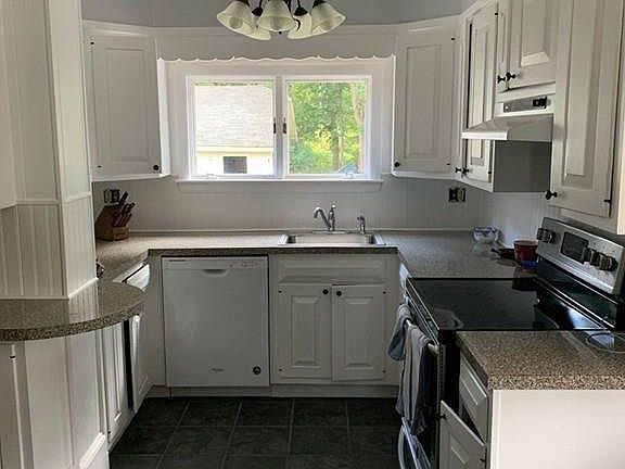 4th image of 196 Summer St #0