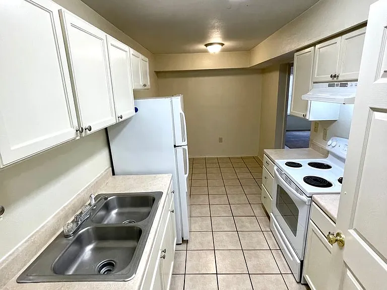 2705 Amanda Dr #A-D — Photo 4