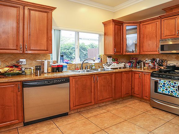 4th image of 735 E Angeleno Ave Unit 105
