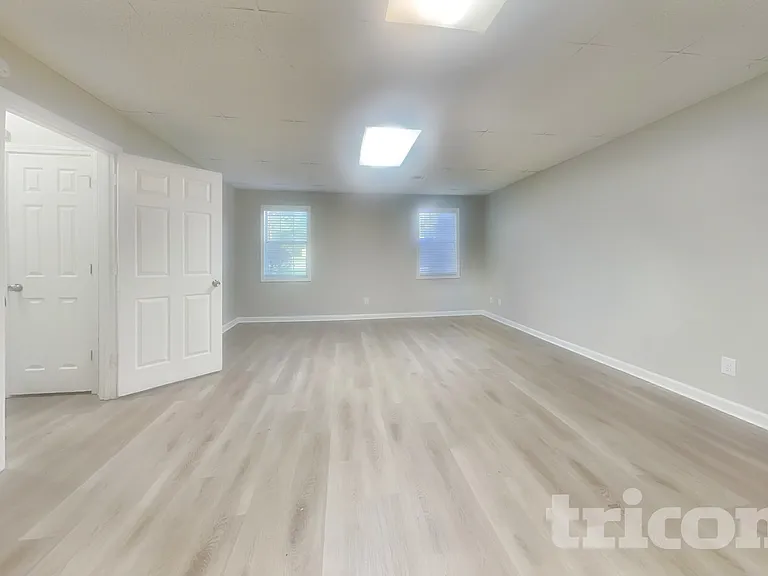 2407 Windridge Dr NE — Photo 15