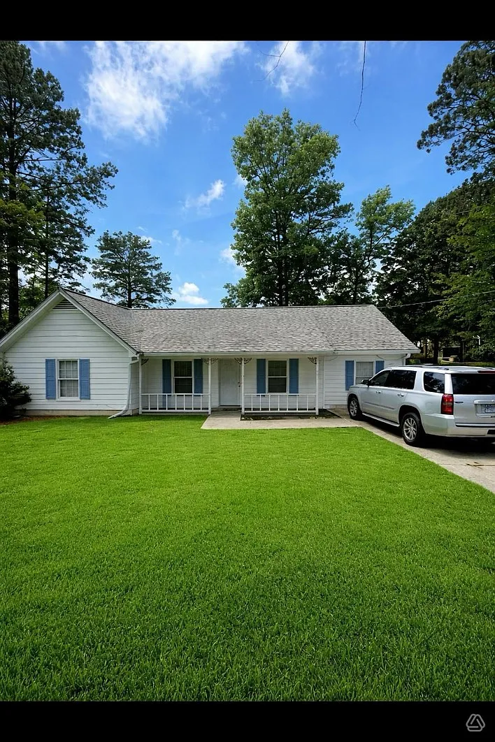 Belmont Ct, Hampton — Photo 1
