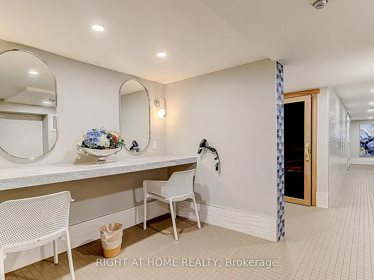 360 Bloor St E #411 — Photo 26