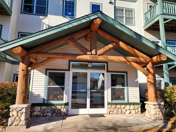 1279 Lakeshore Park Pl APT 1A, Marquette, MI 49855