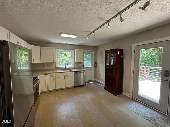 4th image of 107 Hillbrook Ct