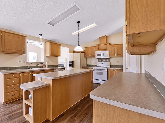 5th image of 10815 N Bluegrass St