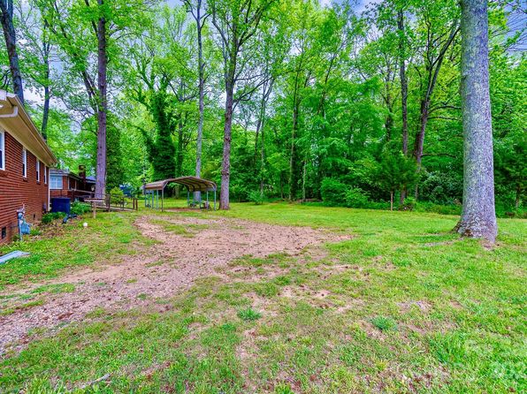 1409 Sherwood Dr, Kannapolis, NC 28081