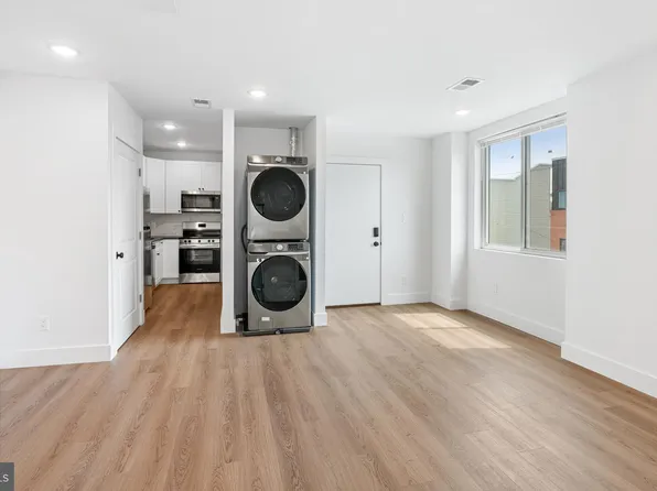 929 N 40th St #E, Philadelphia, PA 19104