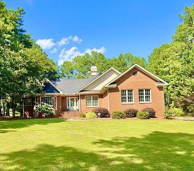 1st image of 608 Fairway Lakes Rd
